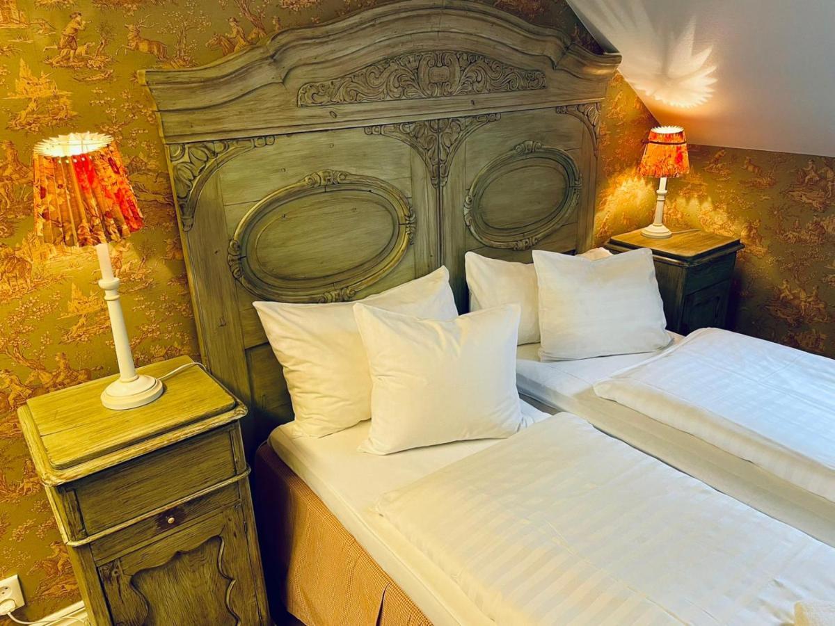 Apertins Hotell Kil エクステリア 写真